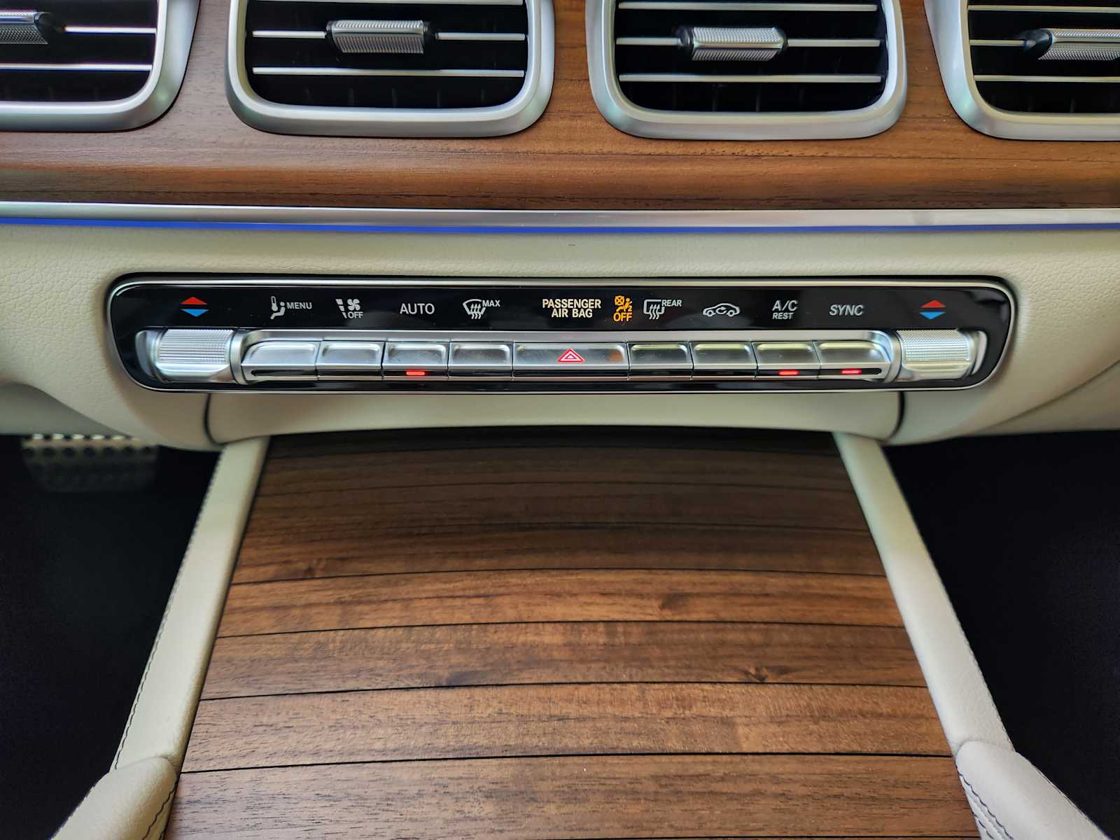 2026 Mercedes Benz GLS 450 4MATIC photo 11