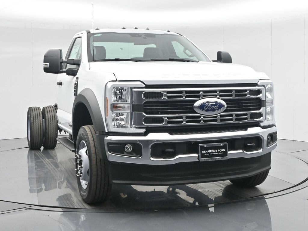 2024 Ford F-600 photo 16