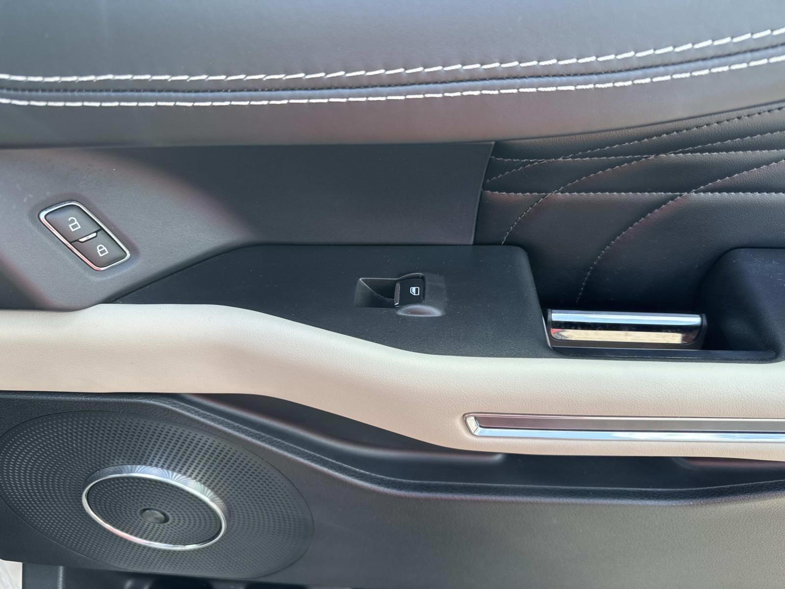 2020 Ford Expedition Platinum photo 14