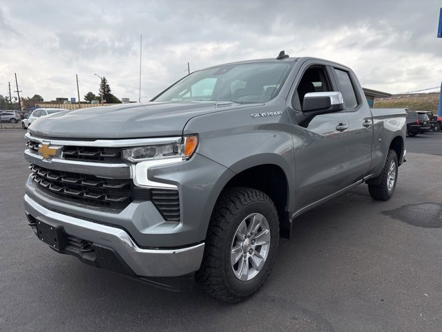 2025 Chevrolet Silverado 1500 LT1 photo 2