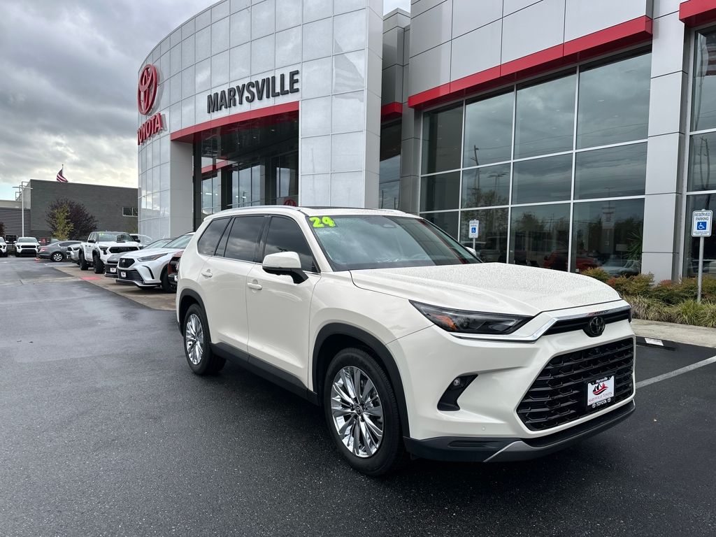 2024 Toyota Grand Highlander Platinum's photo