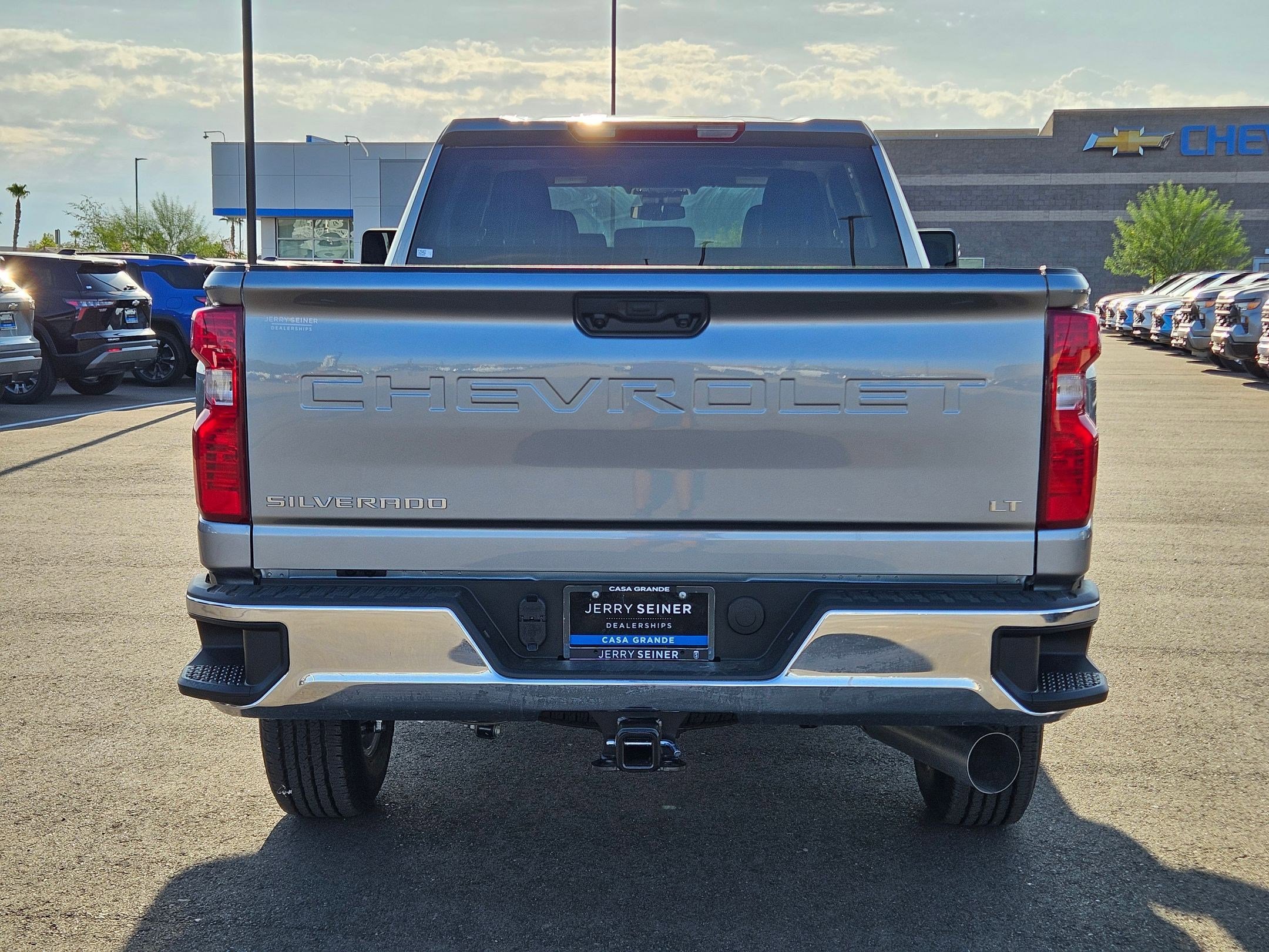 2025 Chevrolet Silverado 2500HD LT photo 4