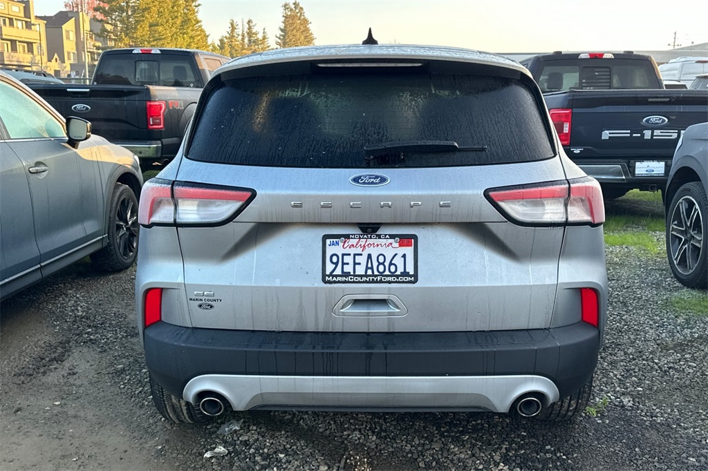 2022 Ford Escape SE photo 3