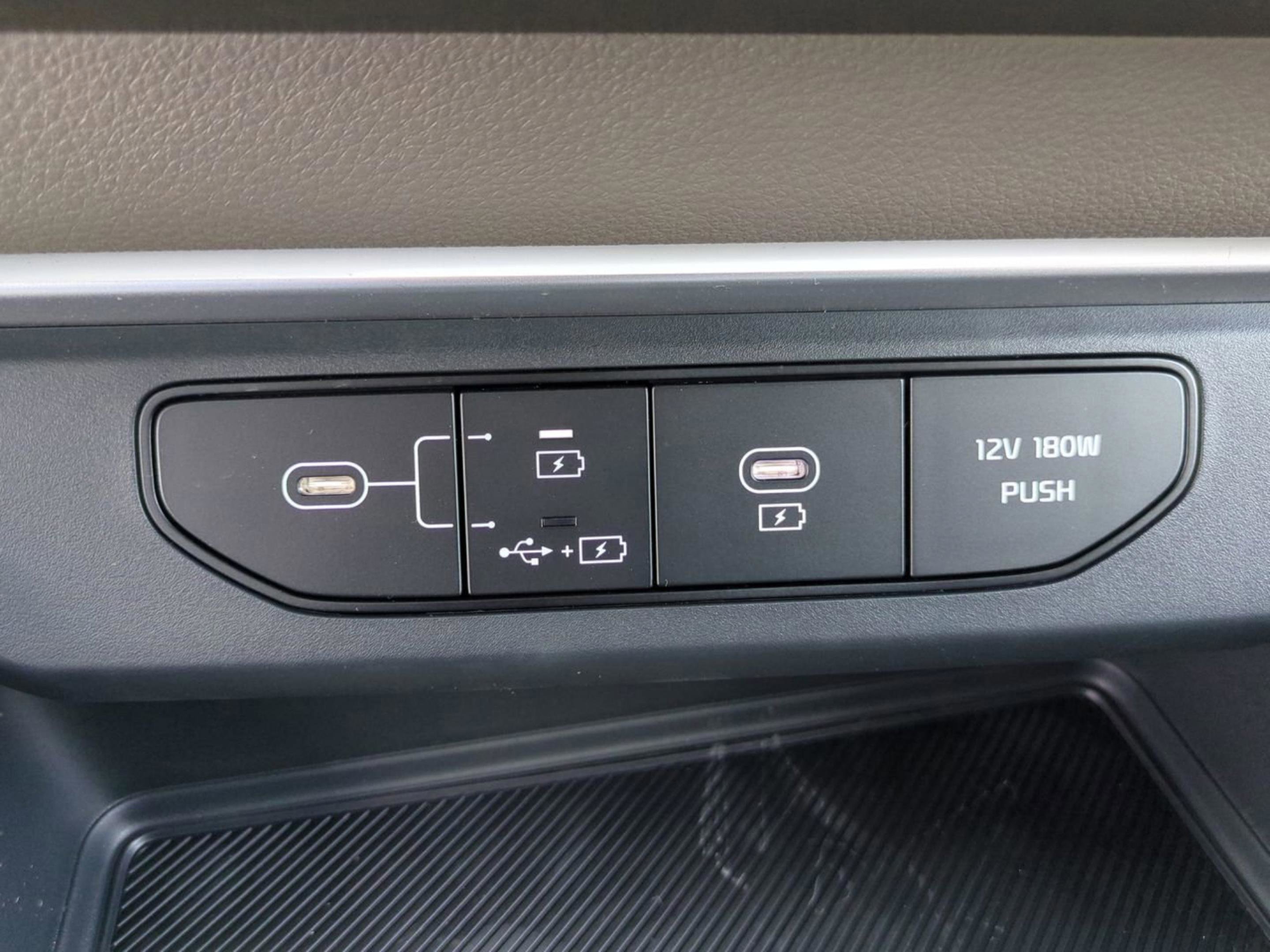 2026 Kia Carnival LXS photo 25