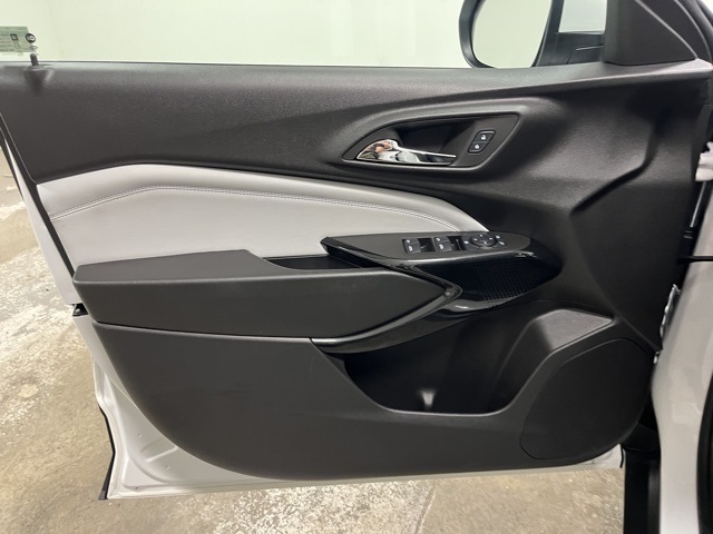 2025 Chevrolet Trax LT photo 15
