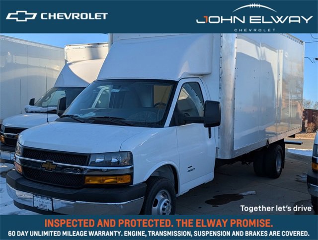 2024 Chevrolet Express Cutaway Base's photo