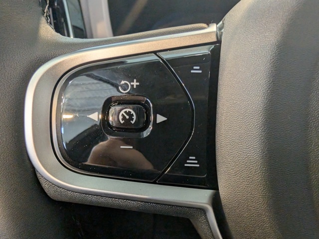 2026 Volvo XC60 B5 Plus photo 16
