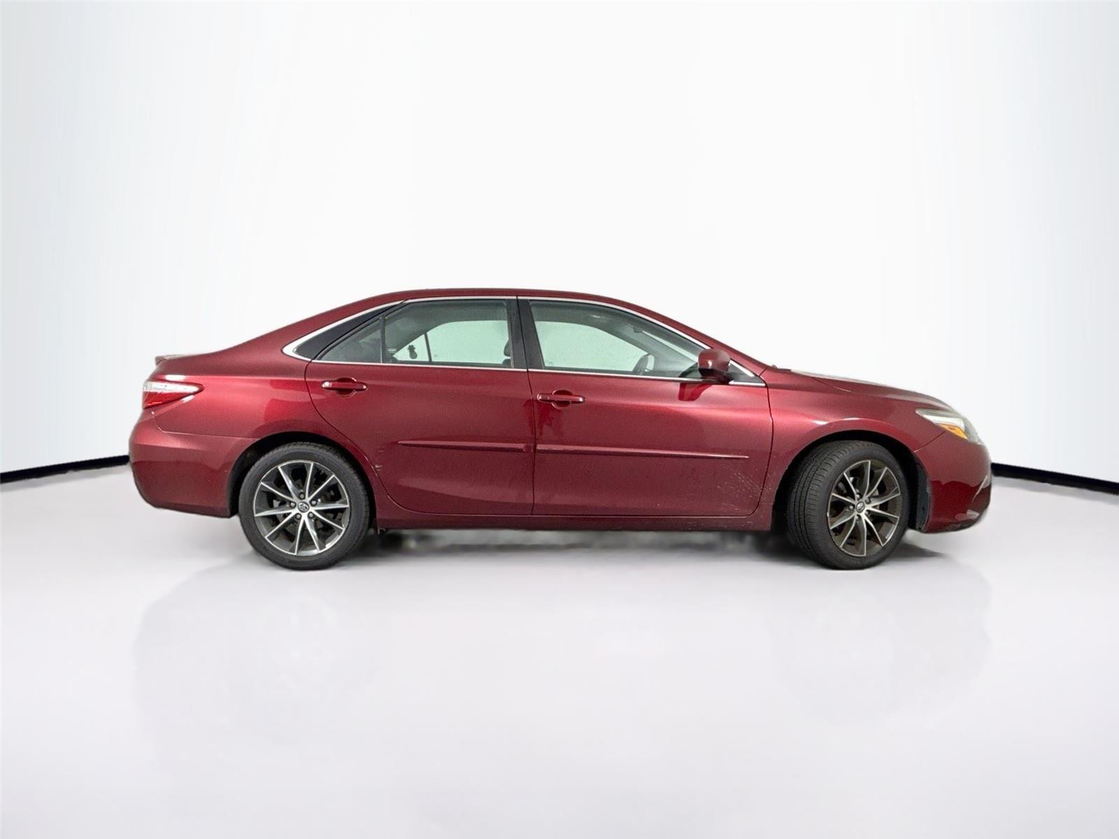 2016 Toyota Camry photo 5