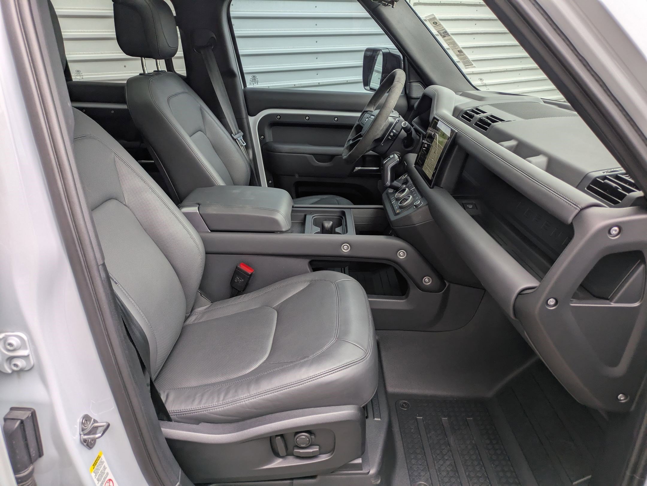 2023 Land Rover Defender 110 V8 110 Carpathian Edition photo 32