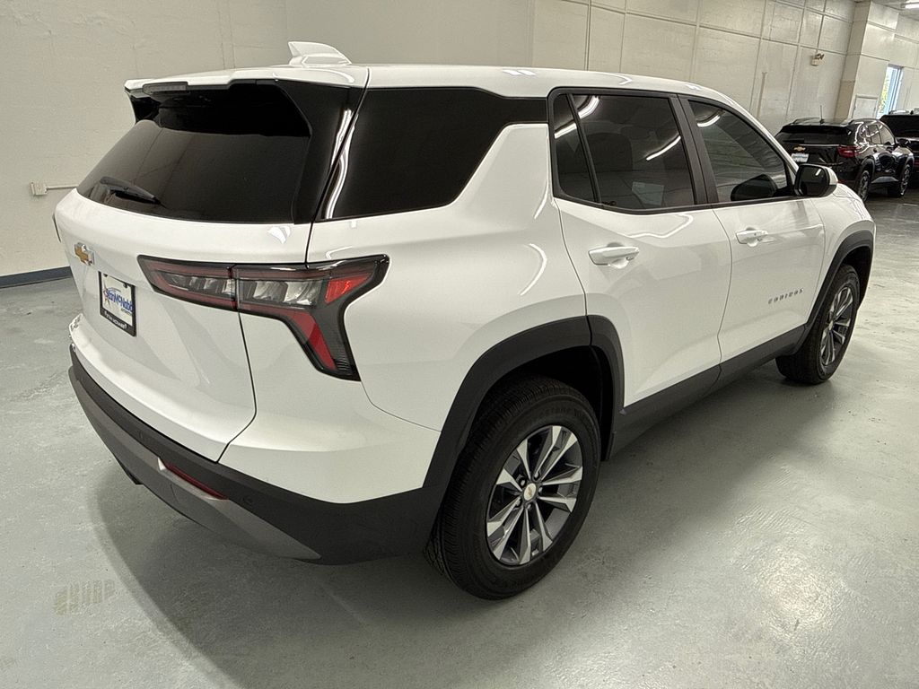 2026 Chevrolet Equinox LT photo 5