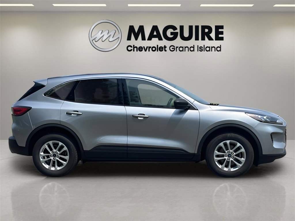 Used 2022 Ford Escape SE with VIN 1FMCU9G67NUA09841 for sale in Grand Island, NY