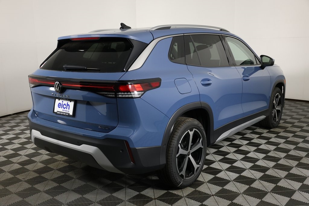 2025 Volkswagen Tiguan SE photo 2