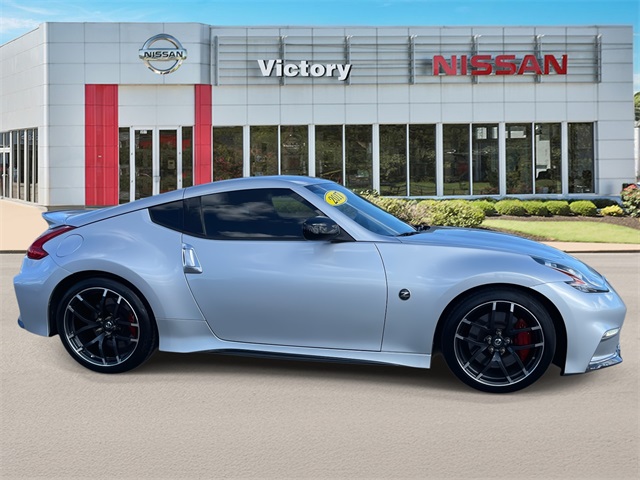 2017 Nissan 370Z Nismo Tech photo 2
