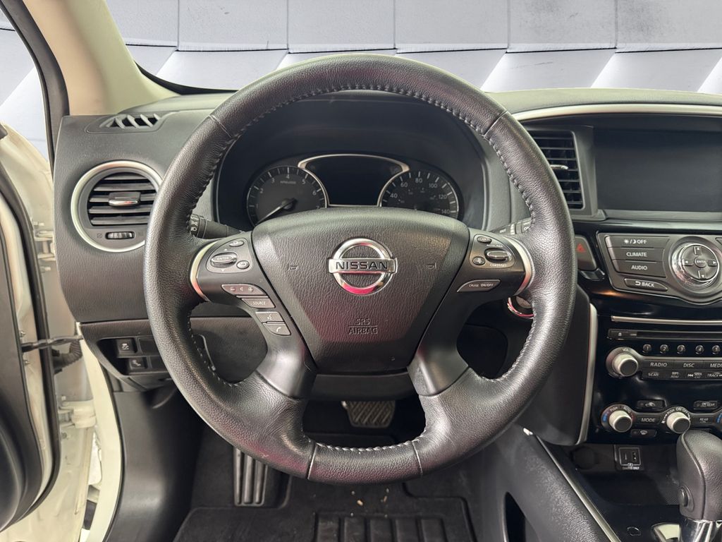 2020 Nissan Pathfinder SV photo 7