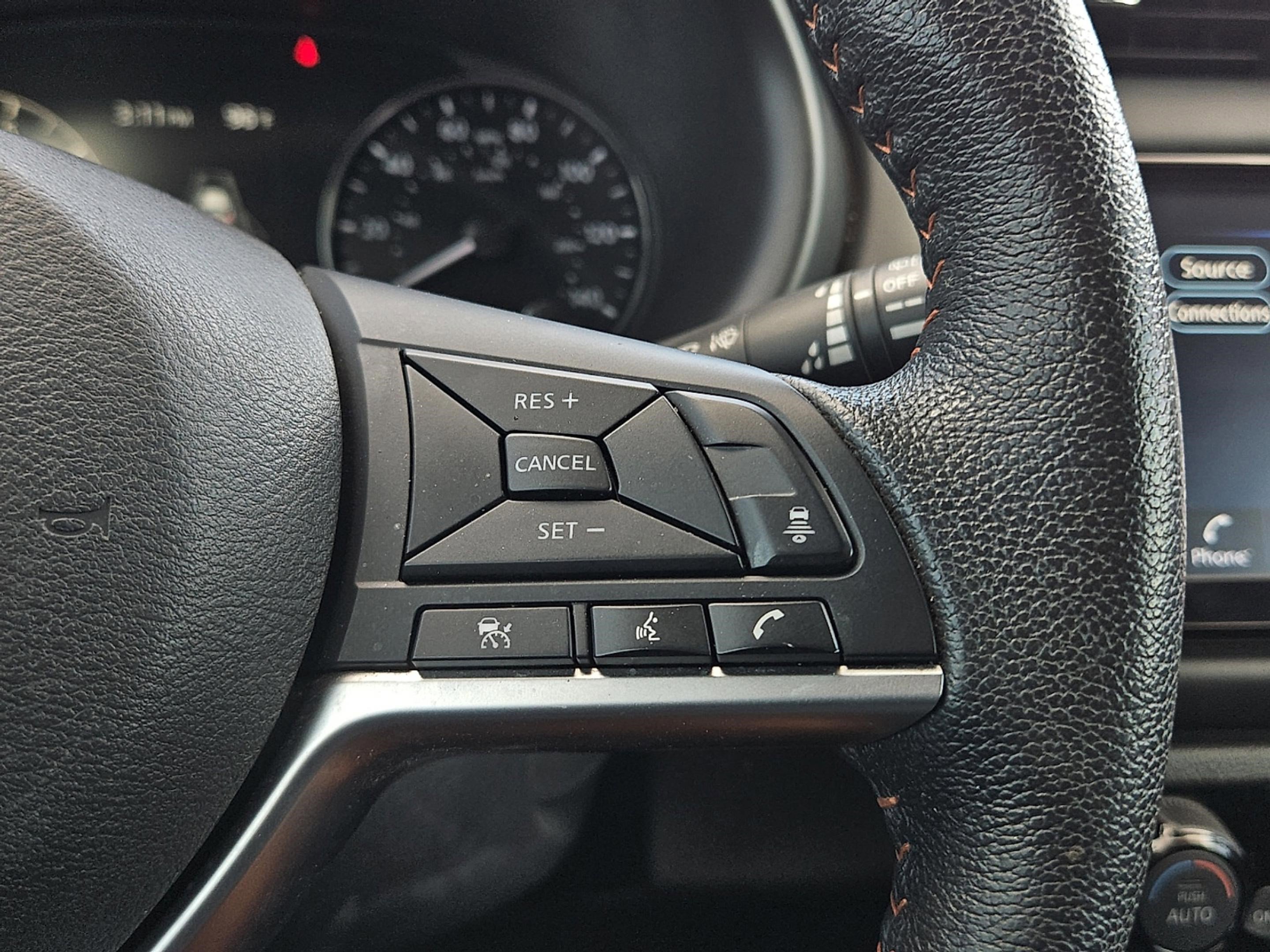 2023 Nissan Kicks SR photo 15