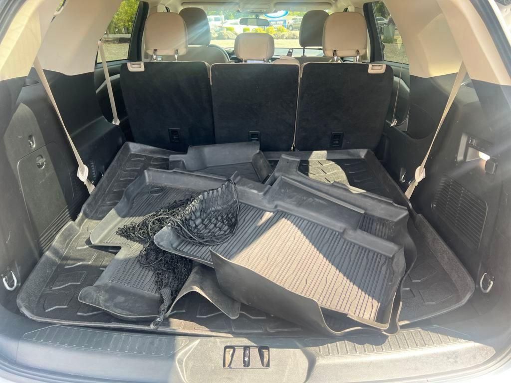 2023 Ford Explorer Base photo 24