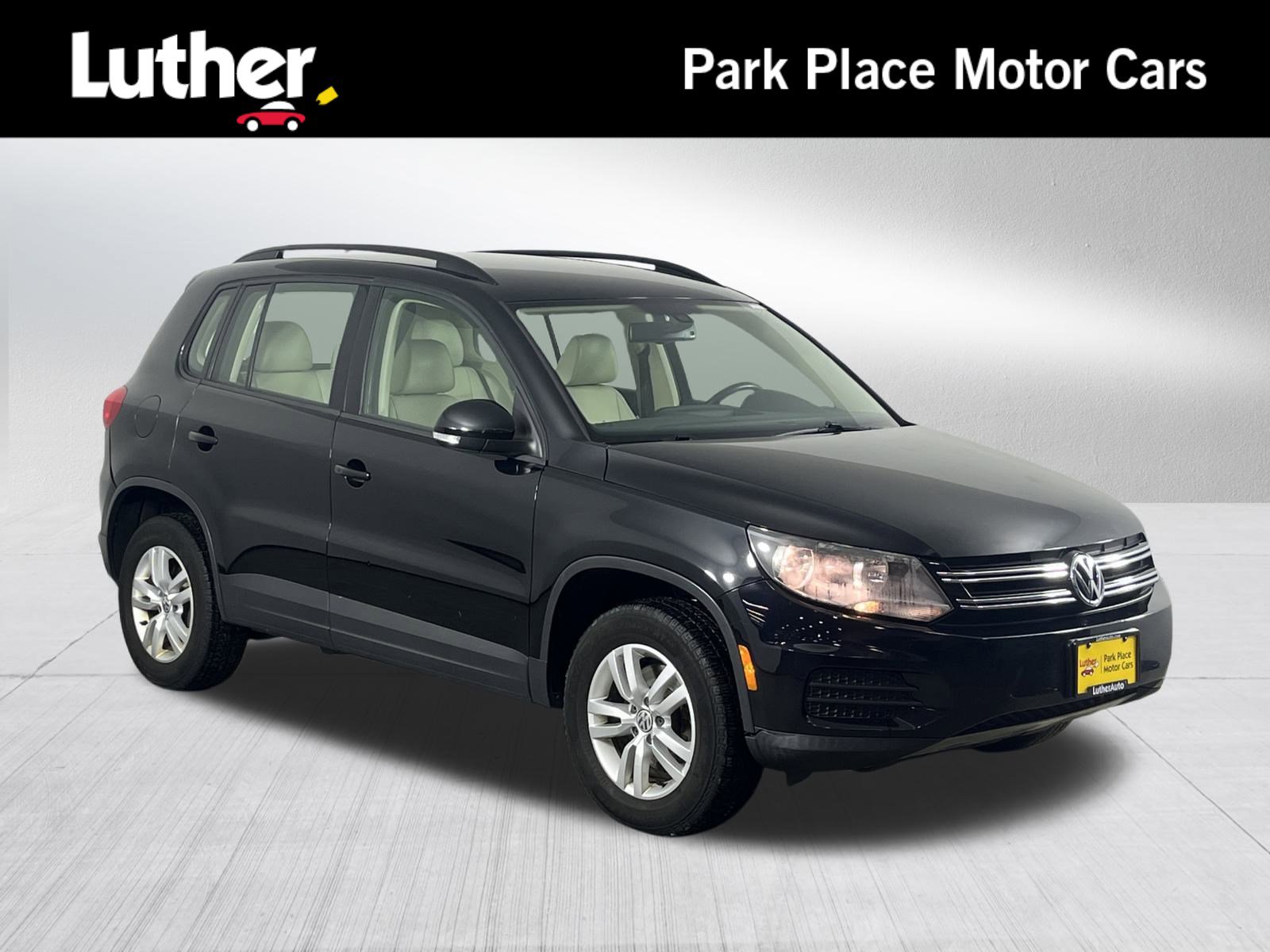 2016 Volkswagen Tiguan S's photo