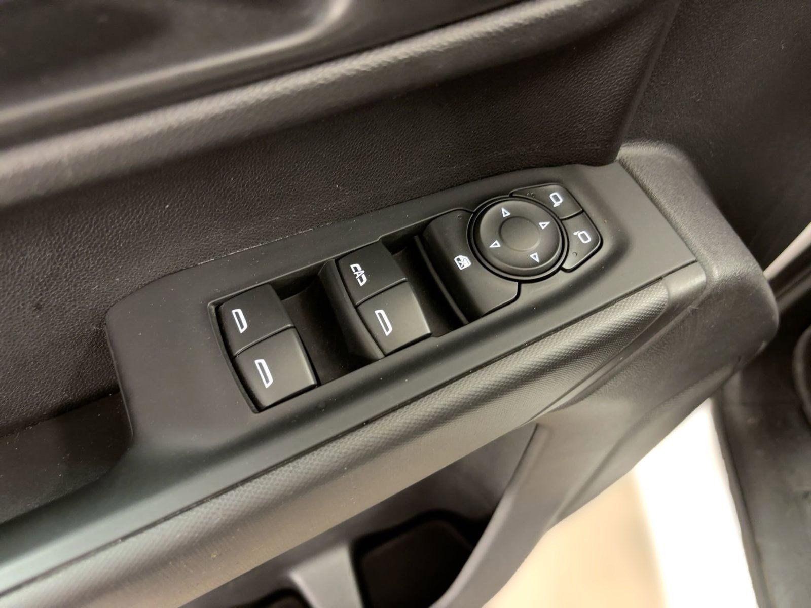 2021 Chevrolet Silverado 1500 Custom photo 19