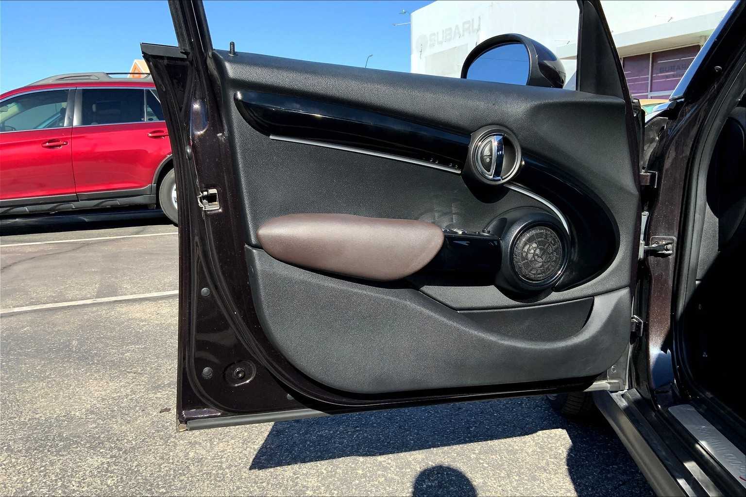 2016 Mini Cooper Hardtop 4 Door S photo 19