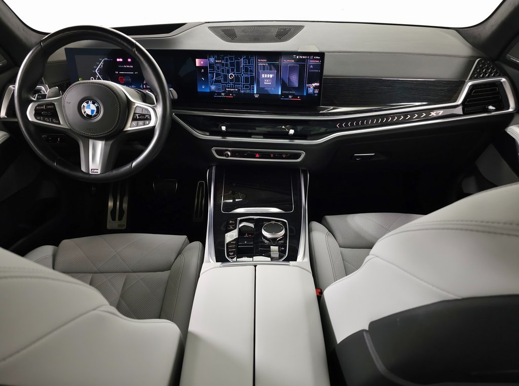 2023 BMW X7 - Image 13