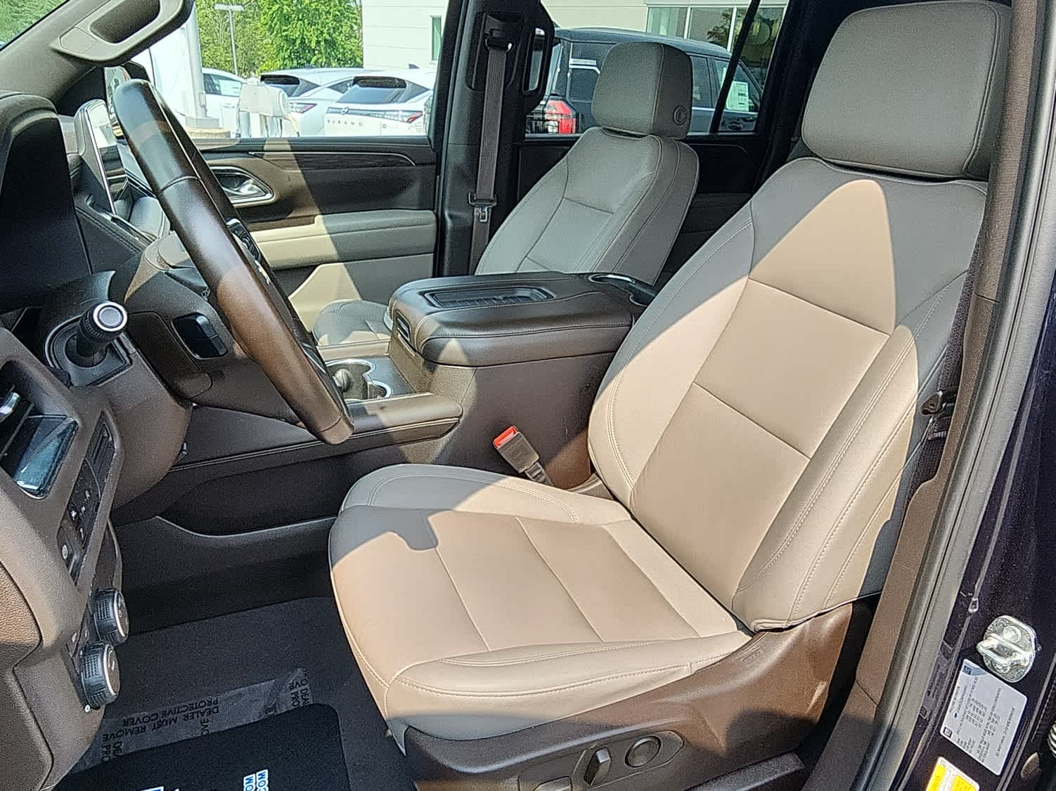 2023 Chevrolet Suburban LT photo 11