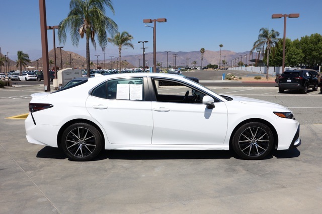 2023 Toyota Camry SE photo 2