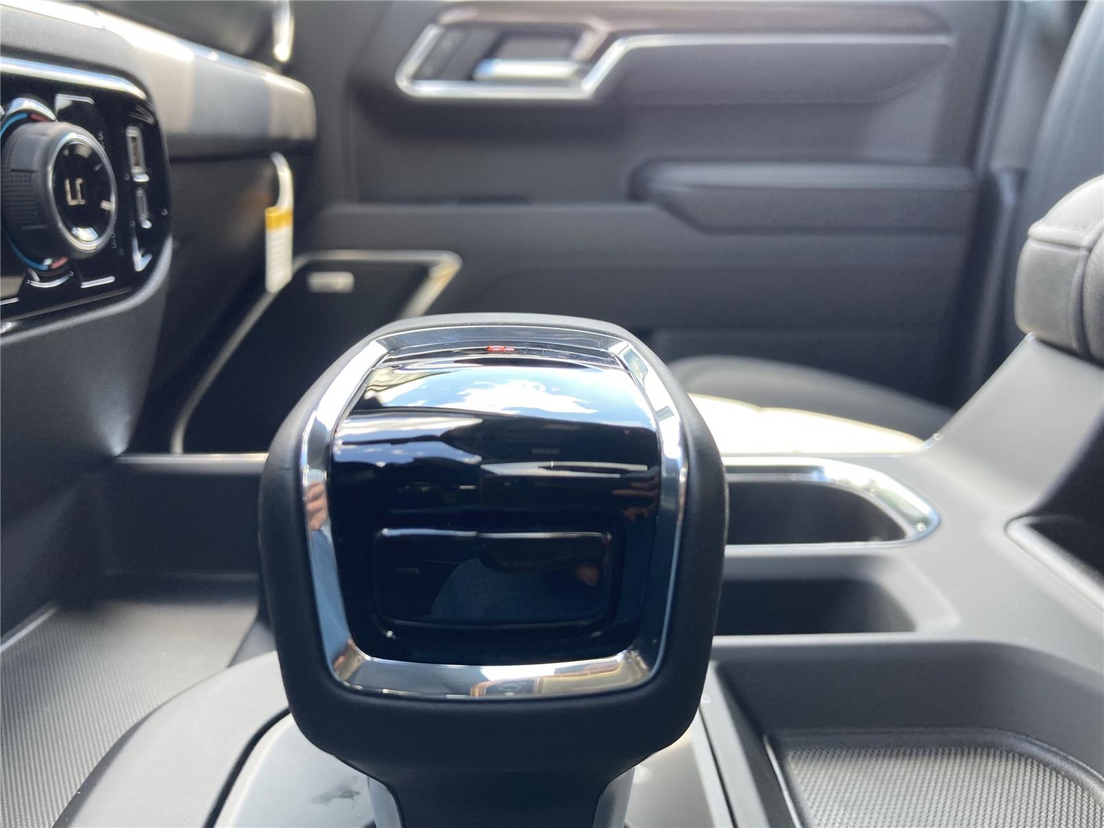 2026 Chevrolet Silverado 1500 RST photo 18