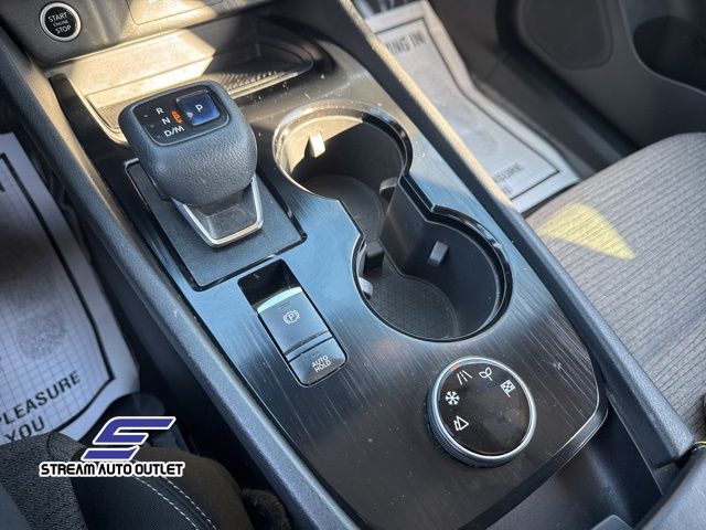 2021 Nissan Rogue SV photo 21