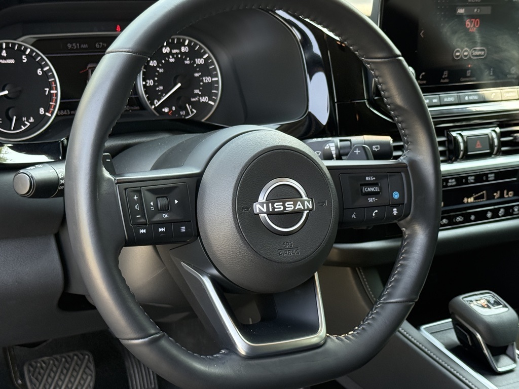 2025 Nissan Pathfinder SV photo 14