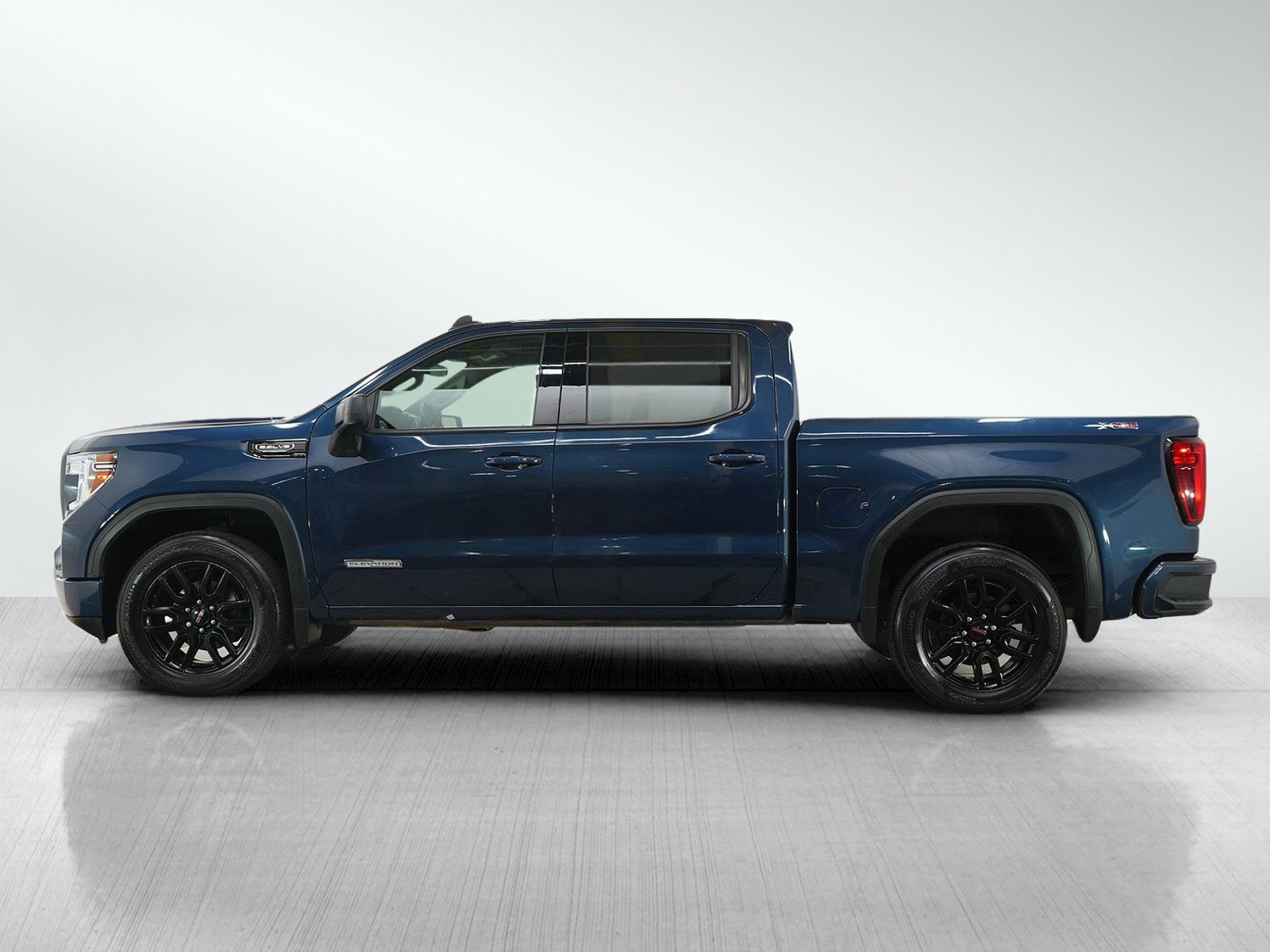 Used 2021 GMC Sierra 1500 Elevation with VIN 1GTU9CED3MZ104827 for sale in Burnsville, Minnesota