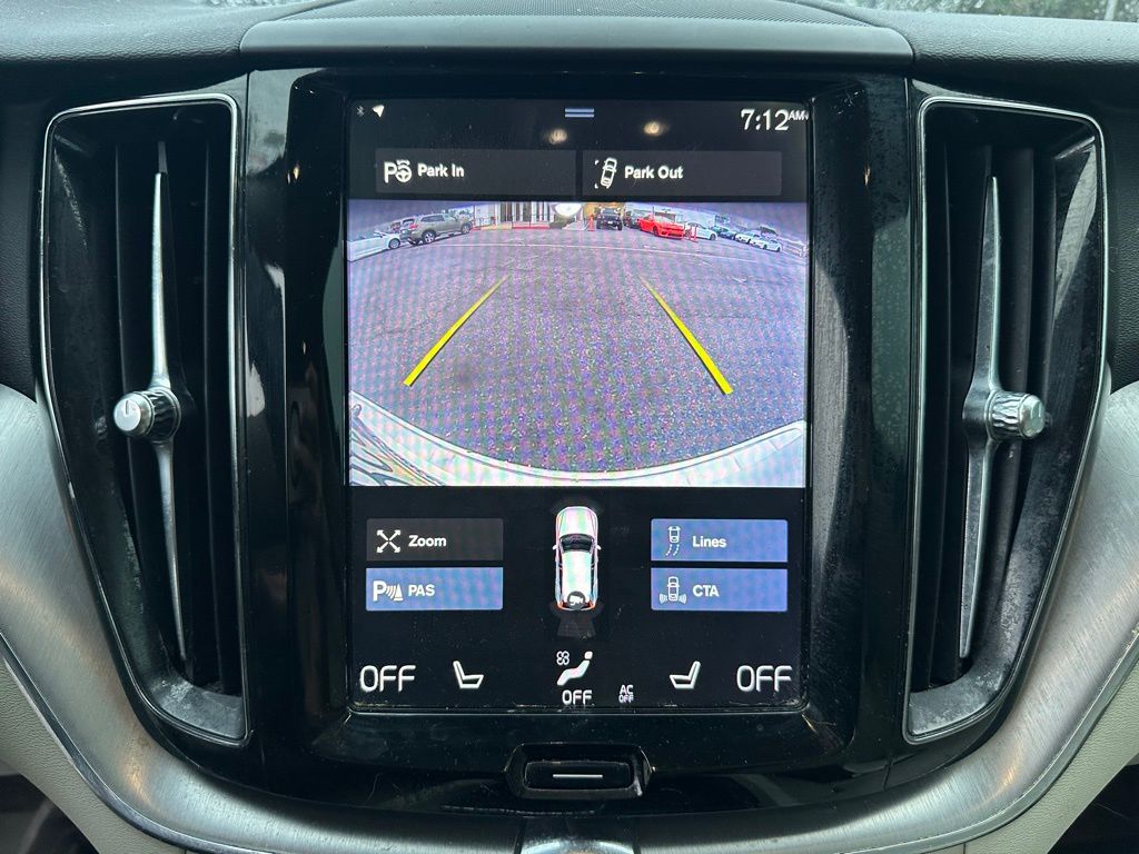 2019 Volvo XC60 T5 Momentum photo 8