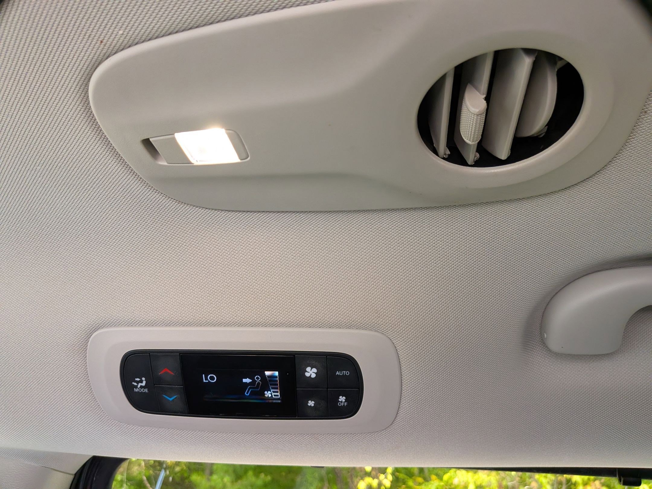 2021 Chrysler Pacifica Touring L photo 28