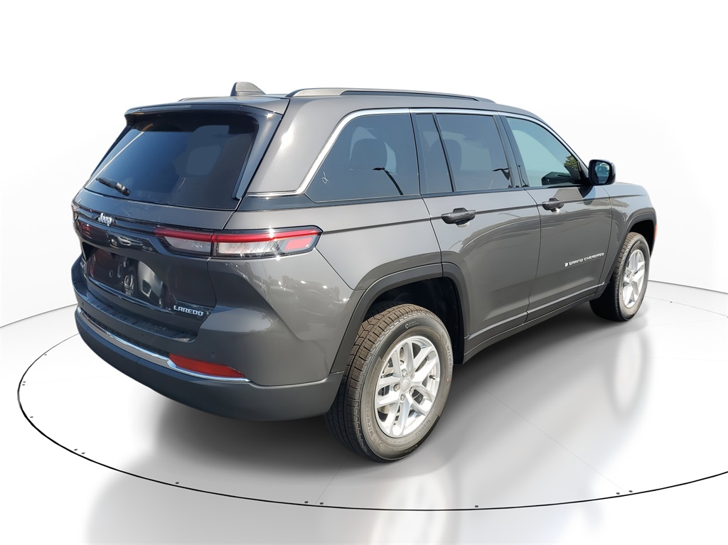 2025 Jeep Grand Cherokee Laredo X photo 2