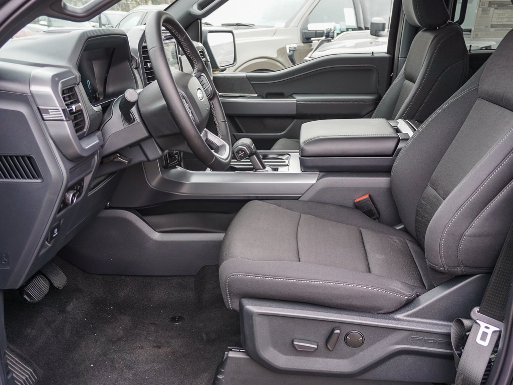 2025 Ford F-150 XLT photo 17