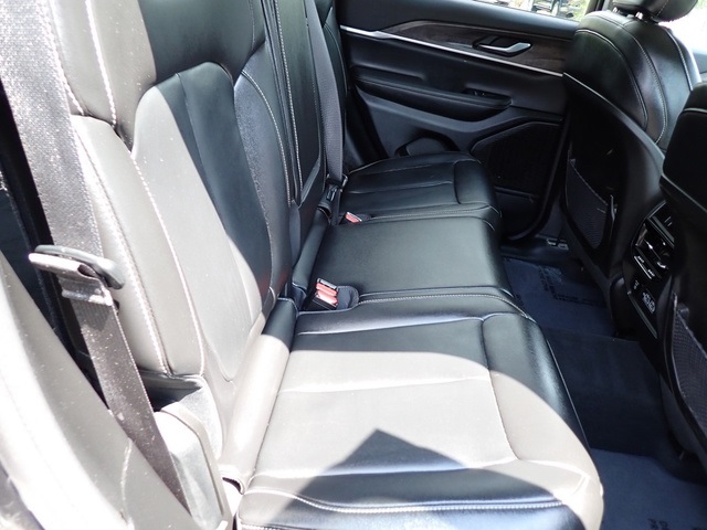 2023 Jeep Grand Cherokee Limited photo 13