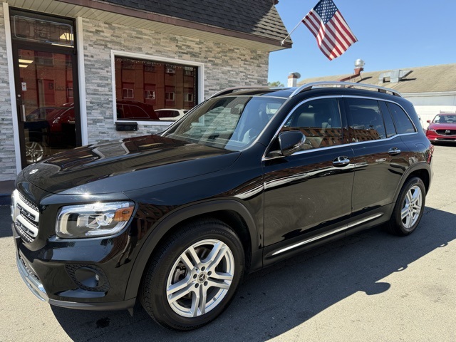 2022 Mercedes-Benz GLB Base's photo