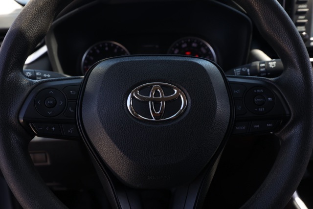 2022 Toyota RAV4 XLE photo 22