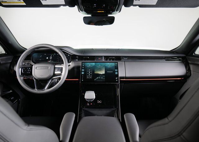 2025 Land Rover Range Rover Sport SE photo 4