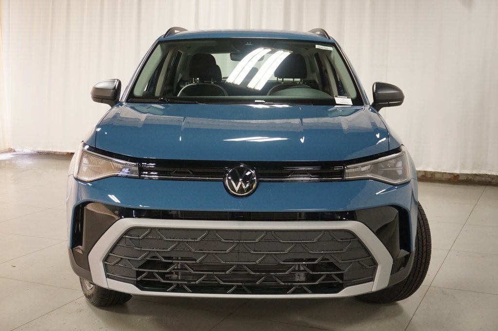 2025 Volkswagen Taos S photo 4