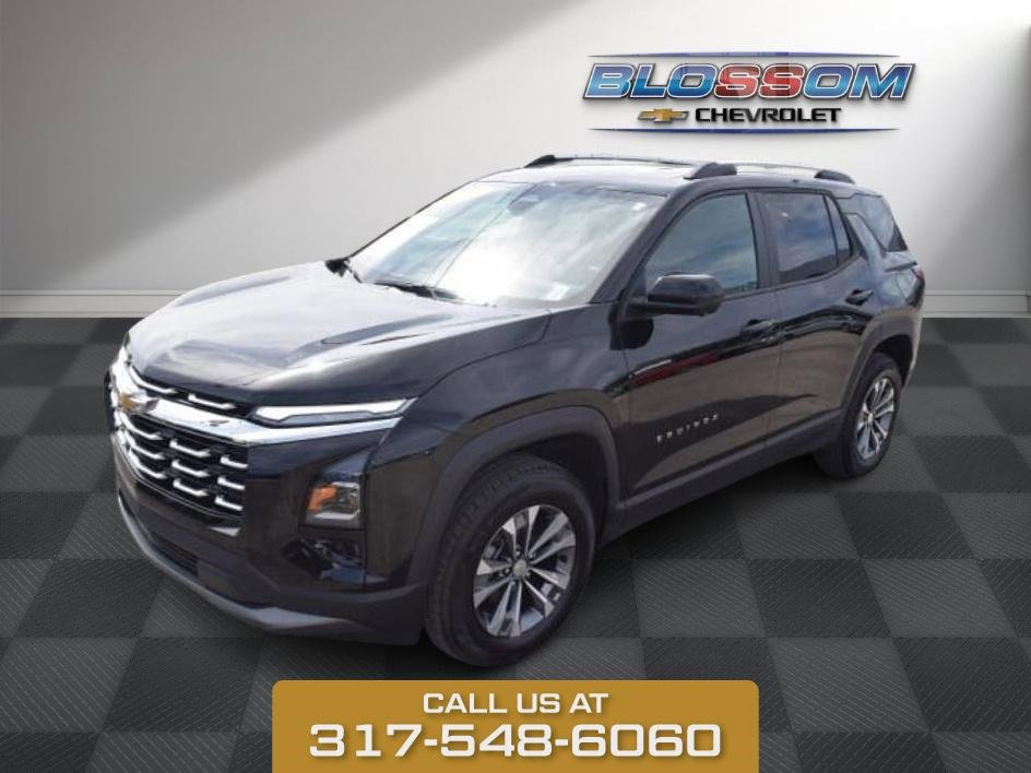 2025 Chevrolet Equinox LT photo 2