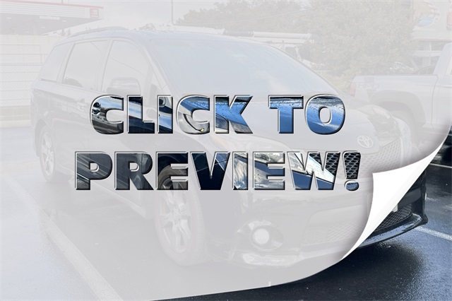 2017 Toyota Sienna SE's photo