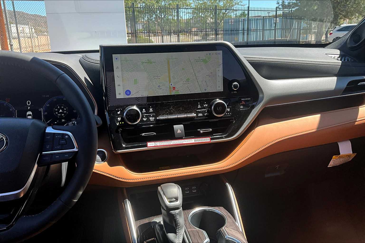 2025 Toyota Highlander Platinum photo 5