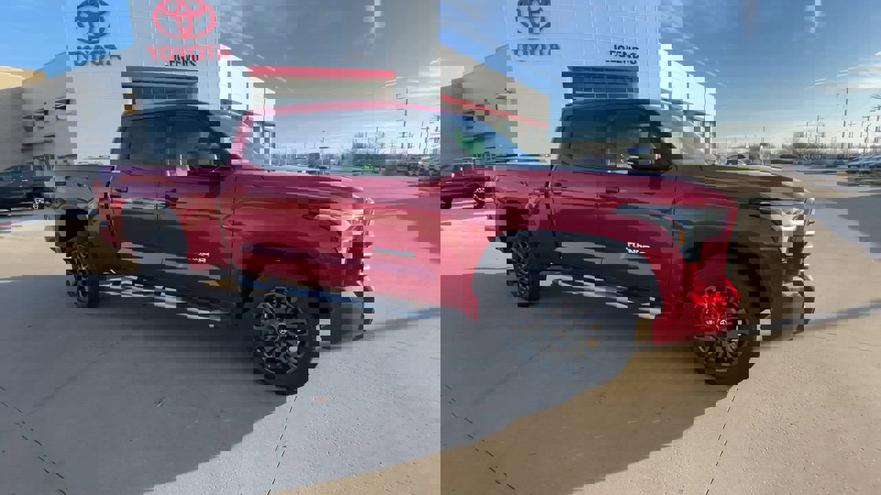 Used 2022 Toyota Tundra SR5 with VIN 5TFLA5ECXNX002895 for sale in Kansas City