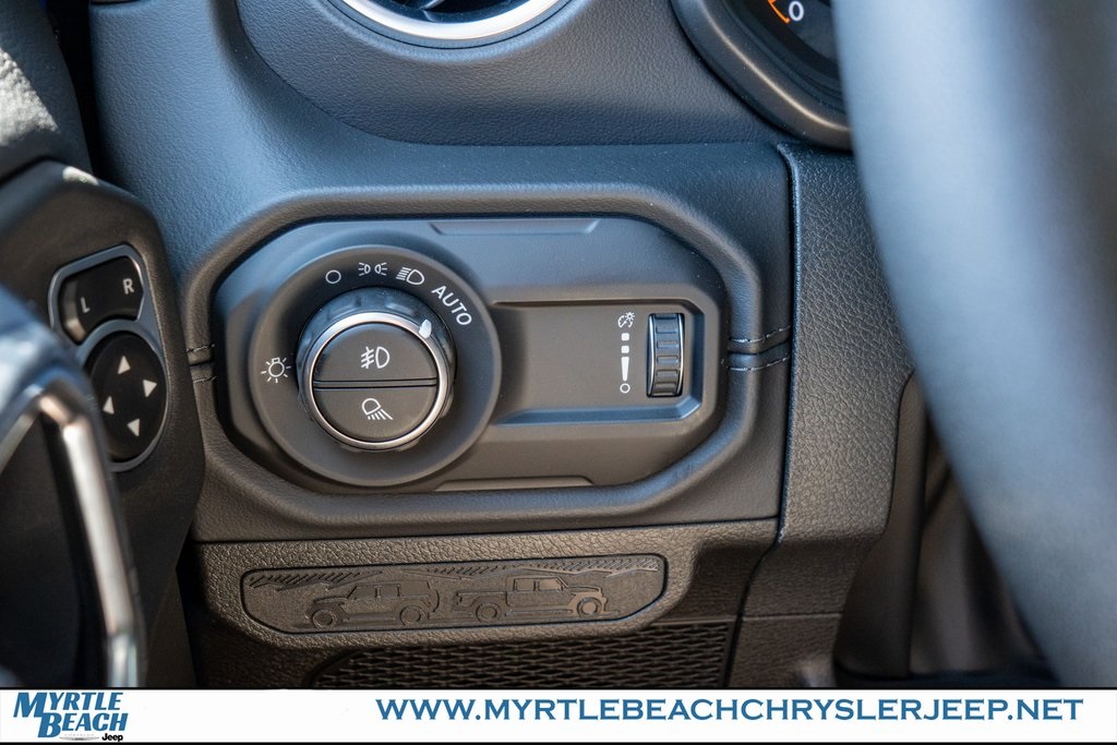 2025 Jeep Gladiator Sport photo 27