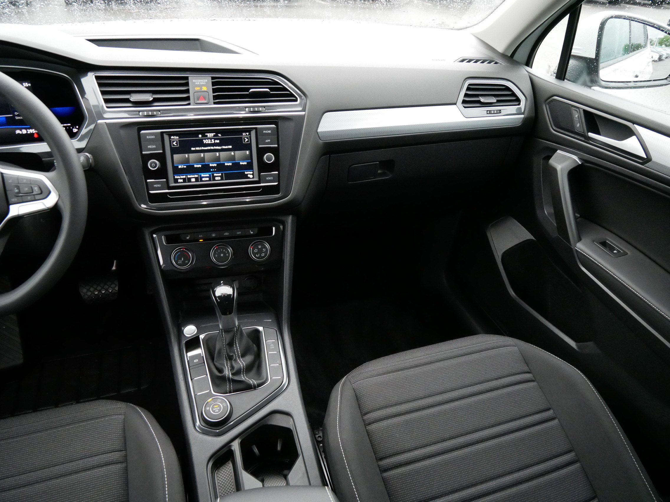 2022 Volkswagen Tiguan S photo 11