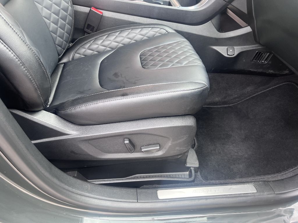 2024 Ford Edge Titanium photo 12
