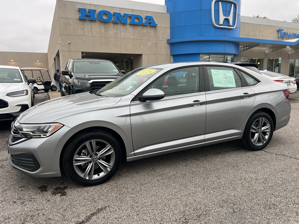 2024 Volkswagen Jetta SE's photo