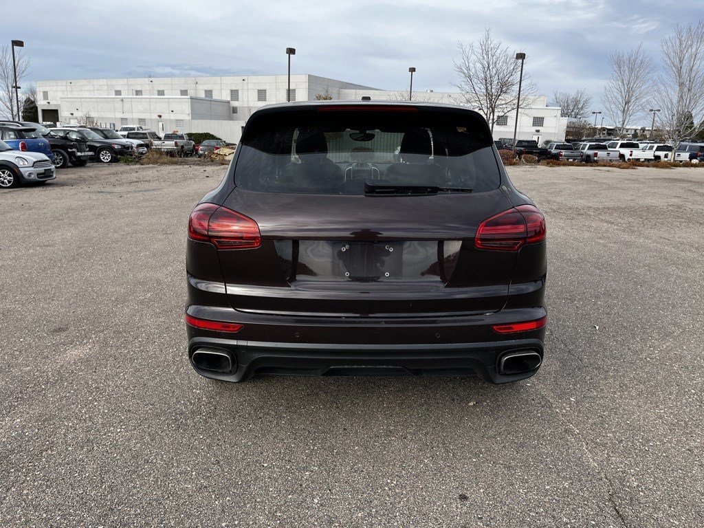 2017 Porsche Cayenne Platinum Edition photo 4