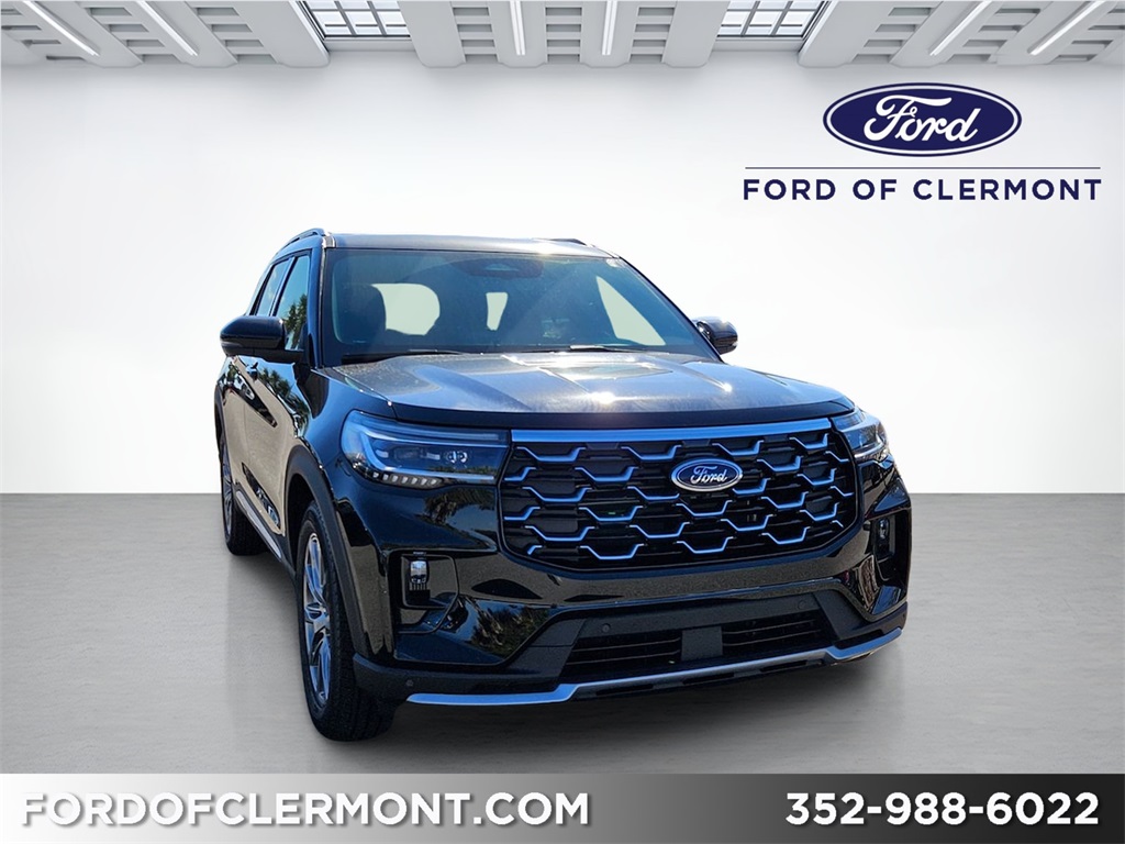 2026 Ford Explorer Platinum's photo