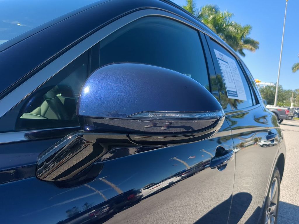2024 Genesis GV70 3.5T Sport photo 11